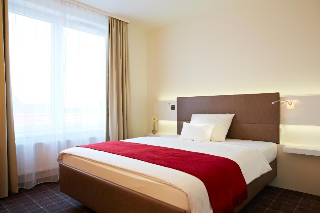 Landhotel Sonne Neuendettelsau Rom bilde