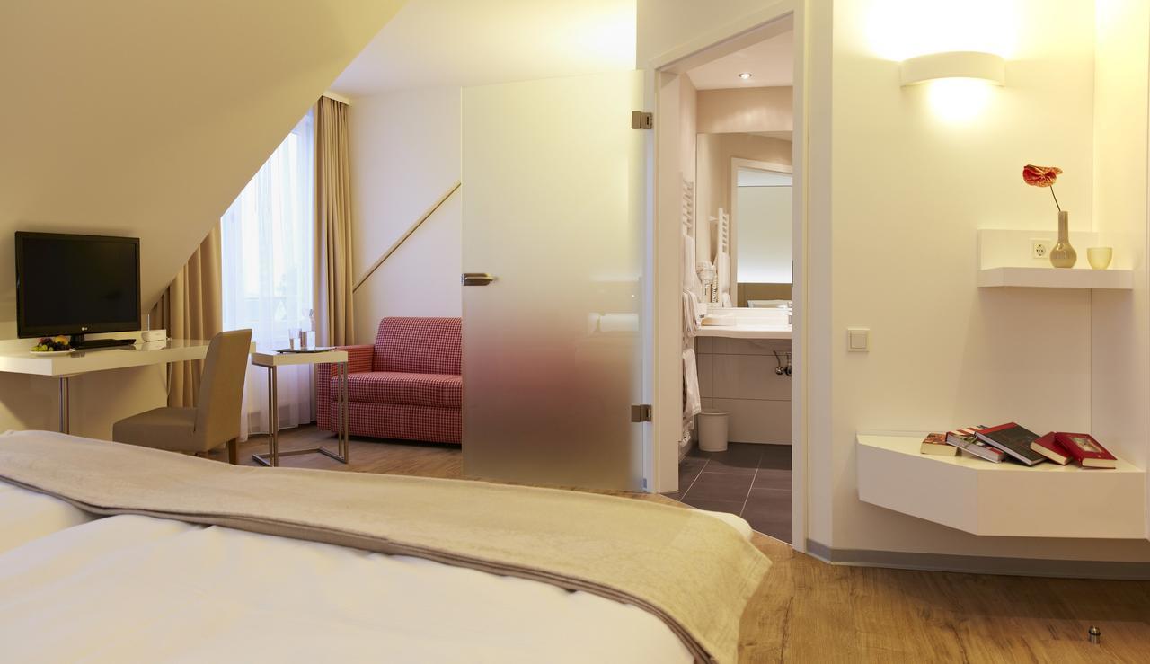Landhotel Sonne Neuendettelsau Eksteriør bilde